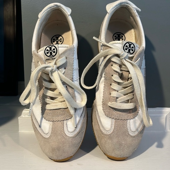 Tory Burch Hank Sneaker in Snow White Beige - Picture 4 of 9